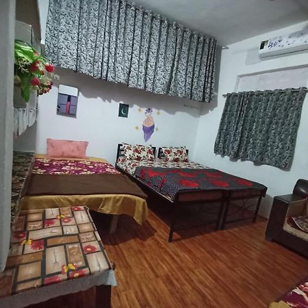 Holiday Home Stay Khadzsuráhó Kültér fotó