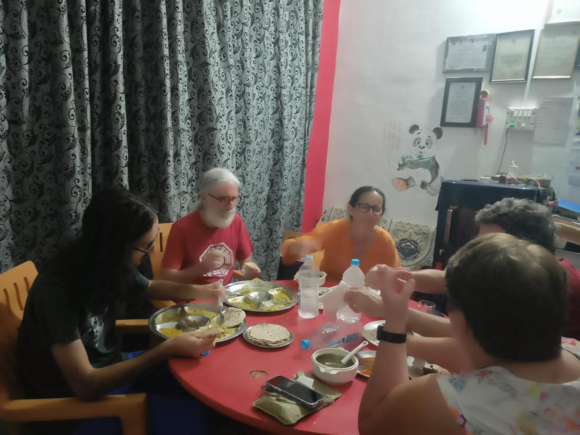 Holiday Home Stay Khadzsuráhó Kültér fotó