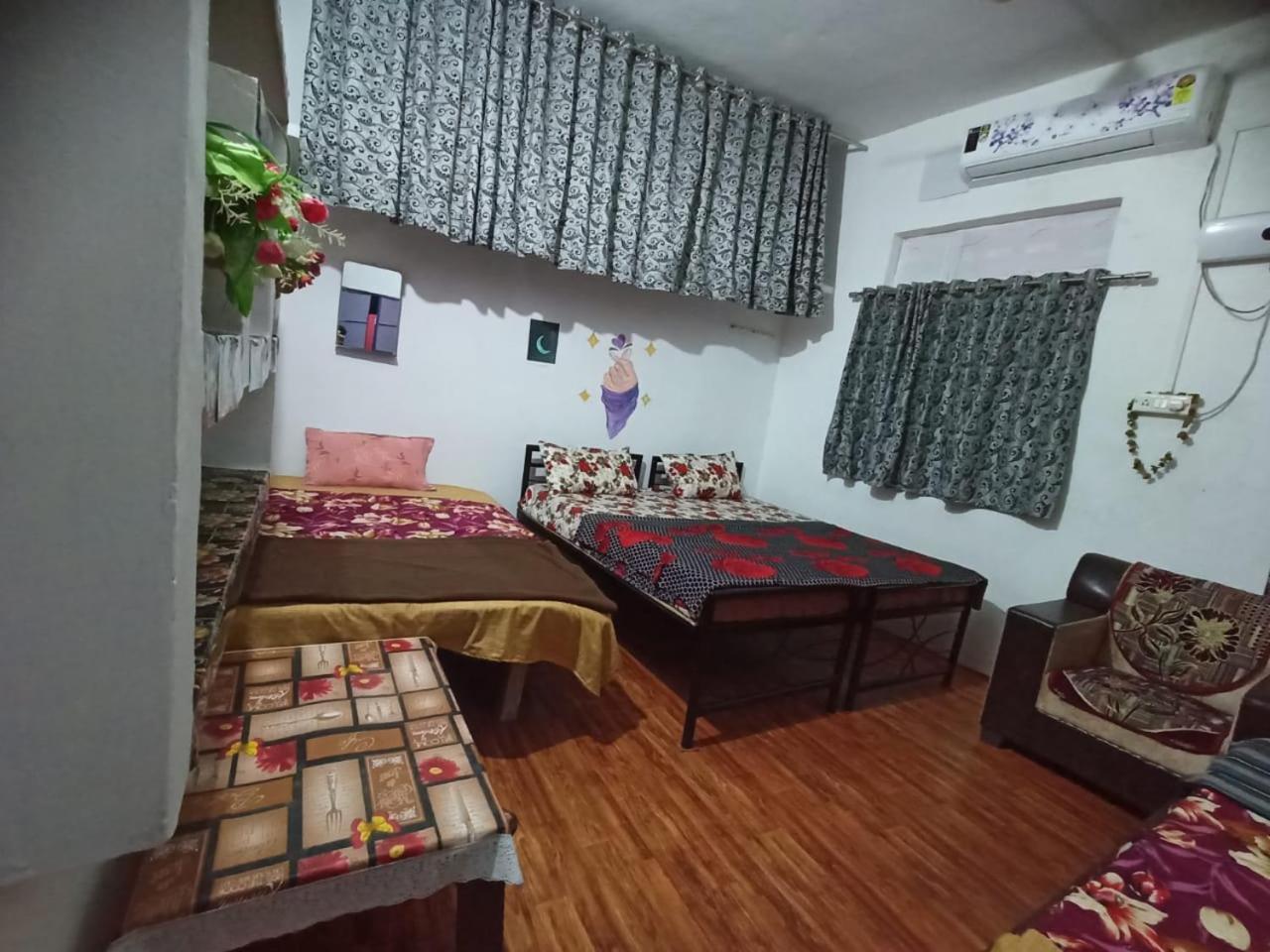Holiday Home Stay Khadzsuráhó Kültér fotó
