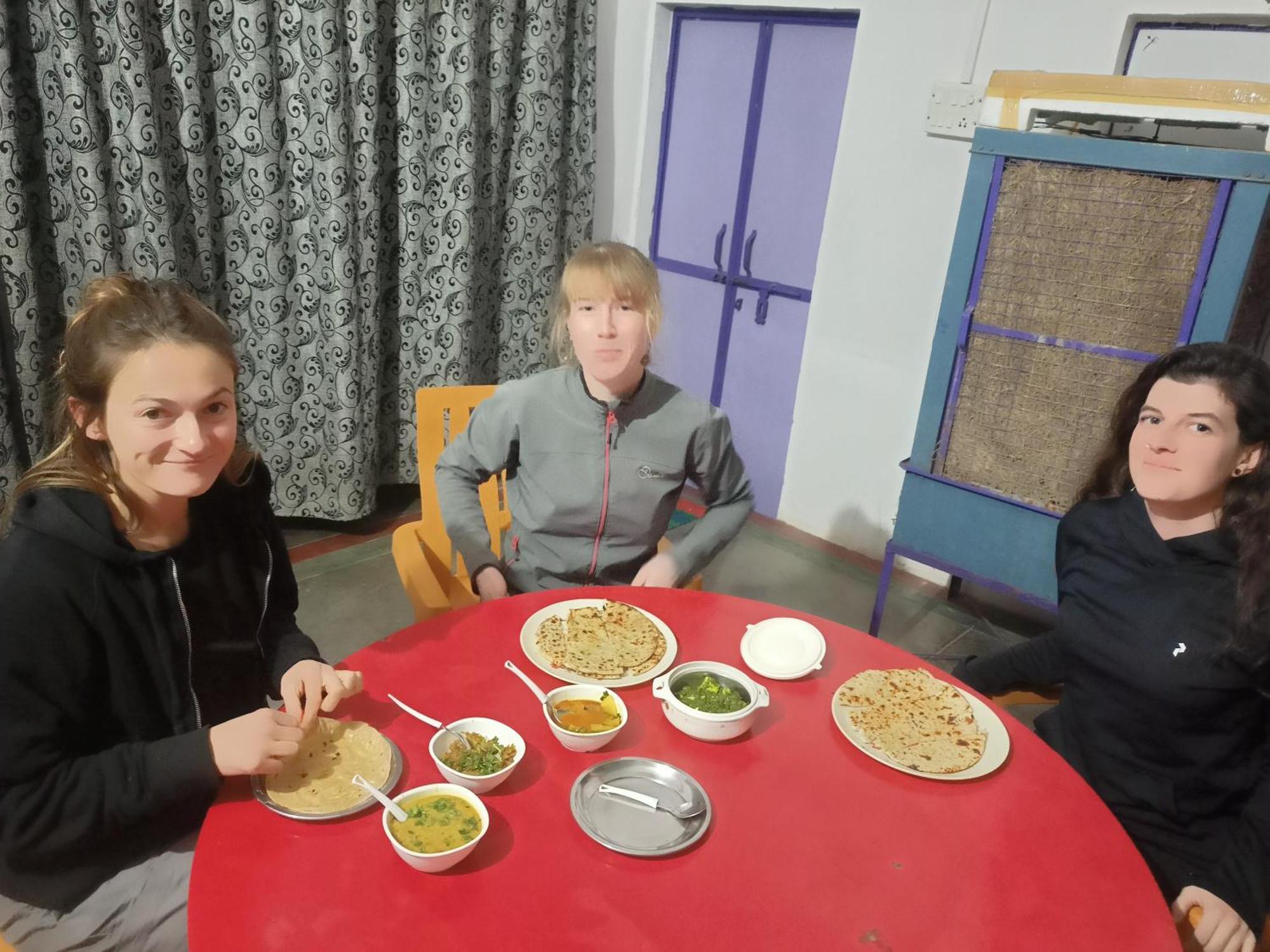 Holiday Home Stay Khadzsuráhó Kültér fotó